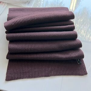 $195 NEW! THEORY Rovira thick oversized wool scarf mulberry